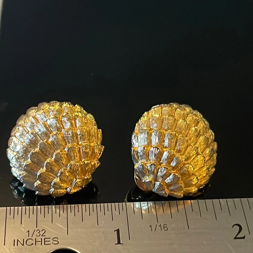 Earring Pair - Picture 3 of 5